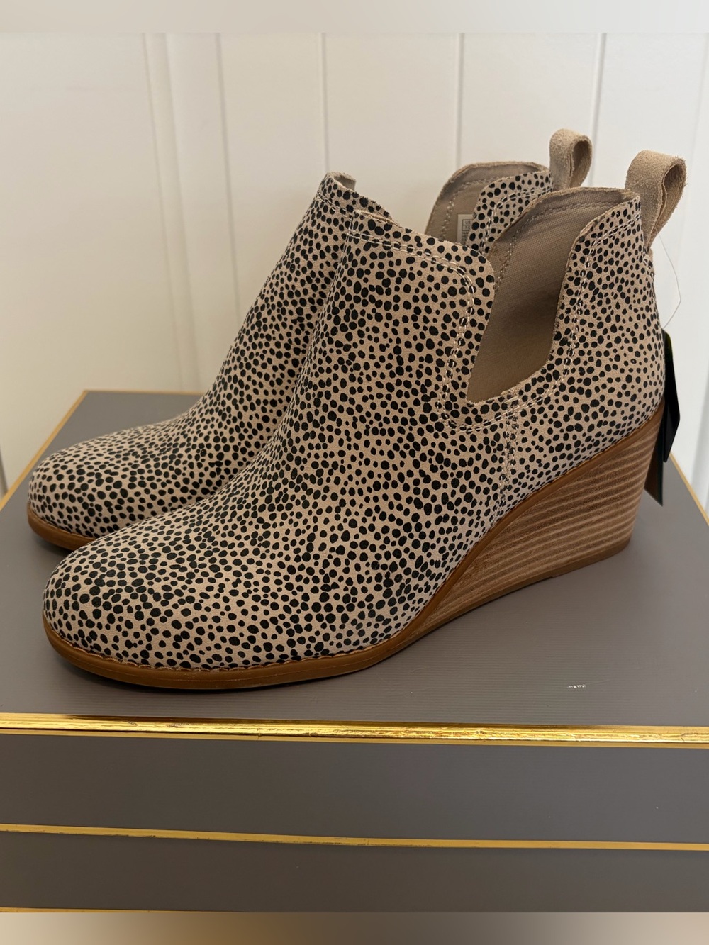 New Toms Ortholite Kallie Boot Women’s Size 7.5 mini Cheetah Print Suede Wedge - Picture 2 of 6